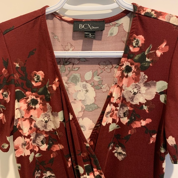 BCX Dress, burgundy floral, Sz Small - Picture 2 of 3